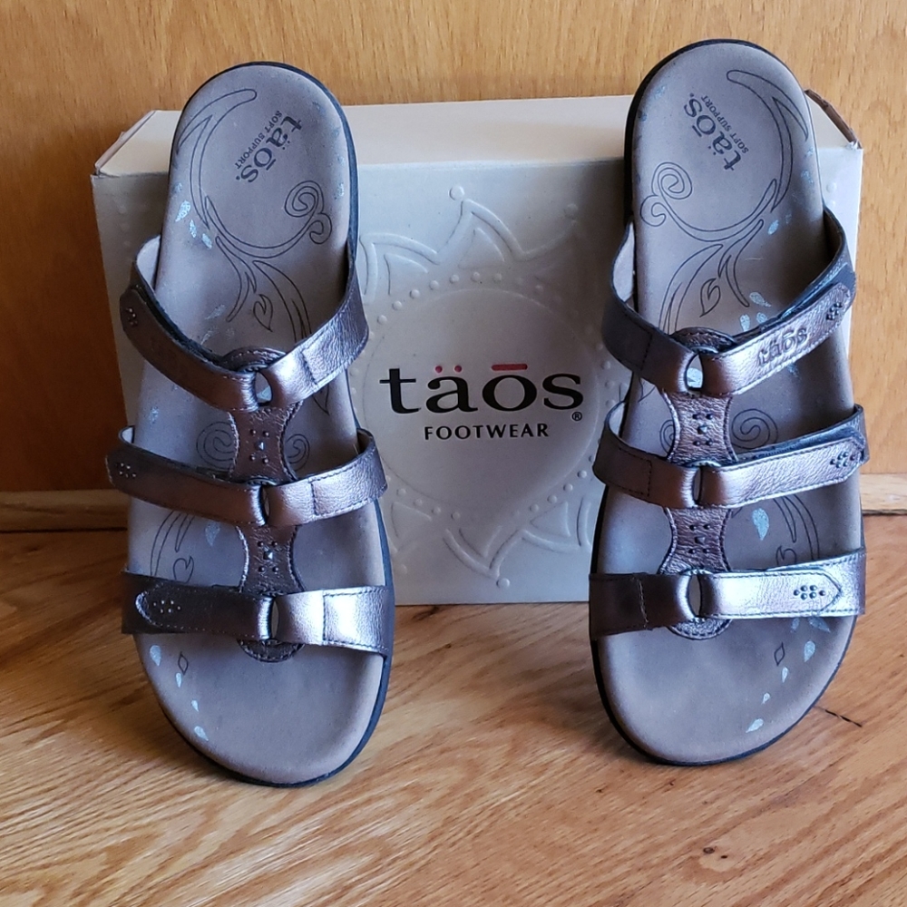 Taos Tribute 2 Pewter Sandals size Womens 10M